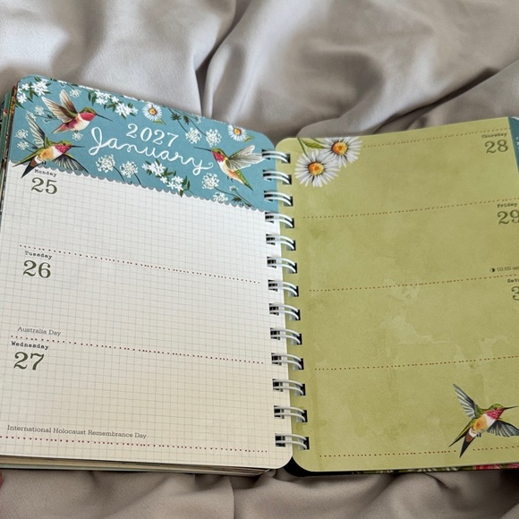 Katie Daisy | 2026 Weekly and Monthly Planner New - Picture 7 of 10